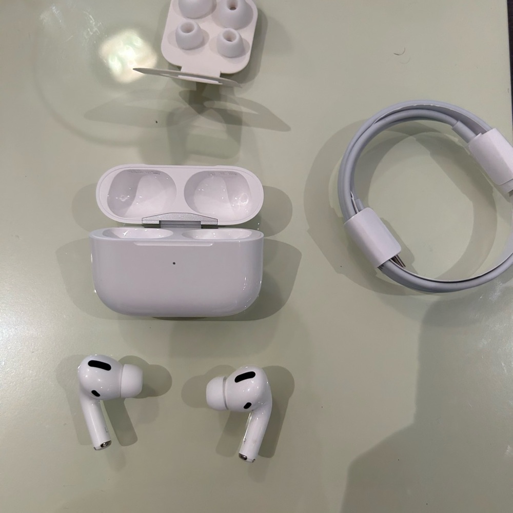 AirPod Pros - Picture 2 of 4